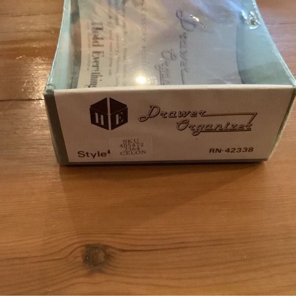 GREEN MORIE ACCESSORY STORAGE BOX. NEW. - Picture 3 of 6